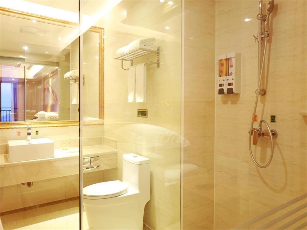 Vienna International Hotel Yantai Changjiang Road Xingyi Square Branch Exterior foto